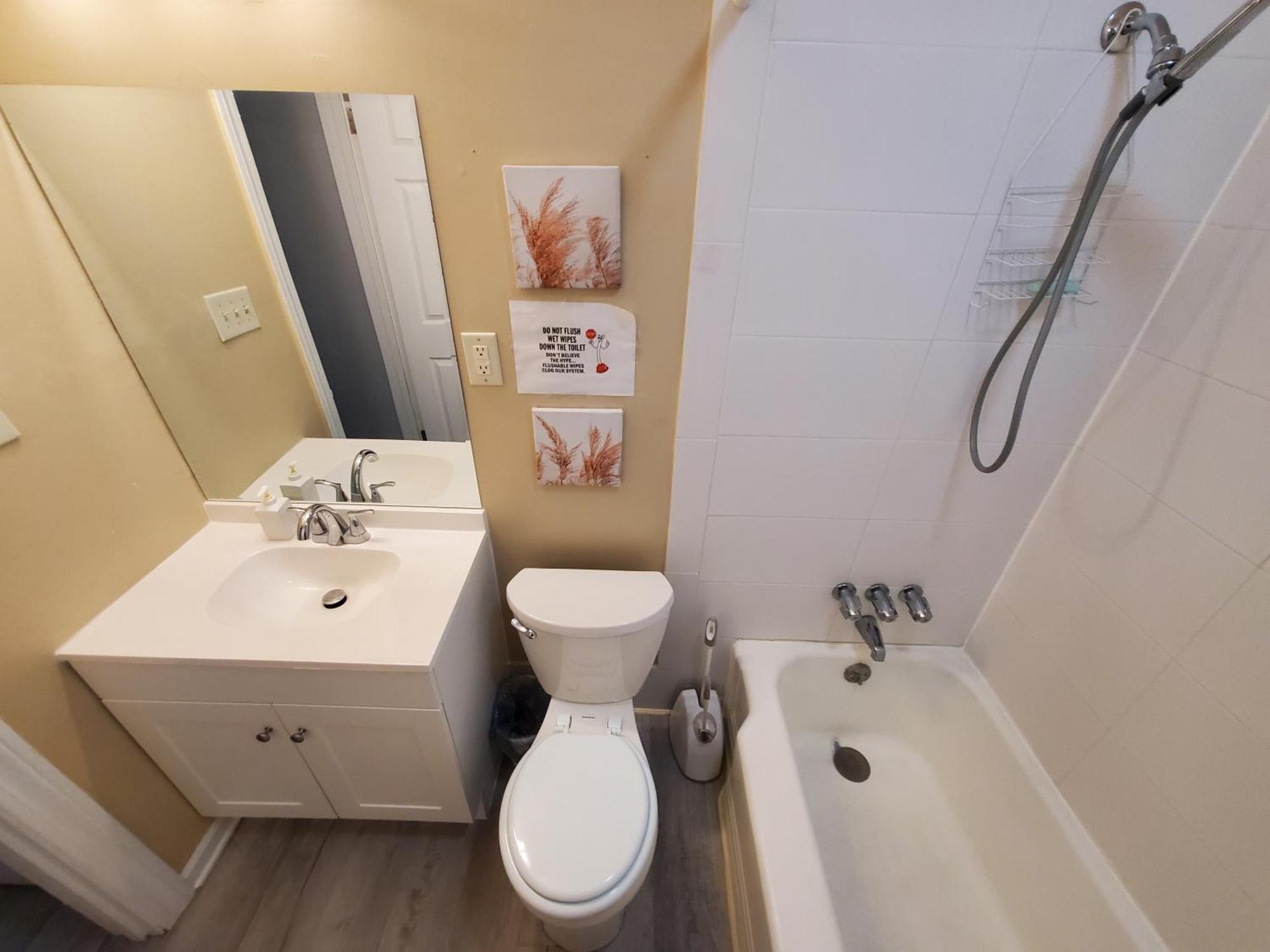 Gem King Size Bed Apartment