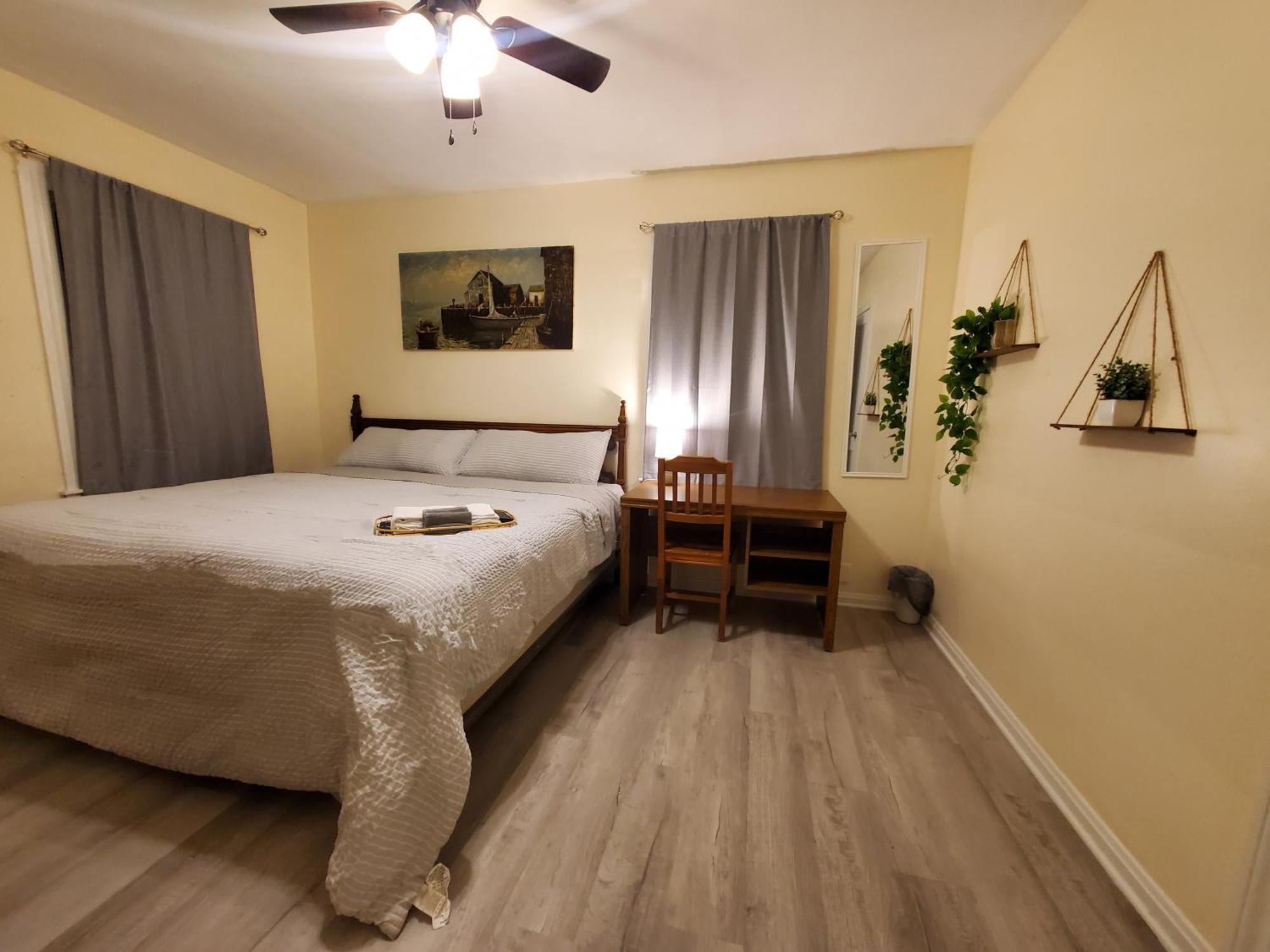 Apartment Gem King Size Bed Louisville